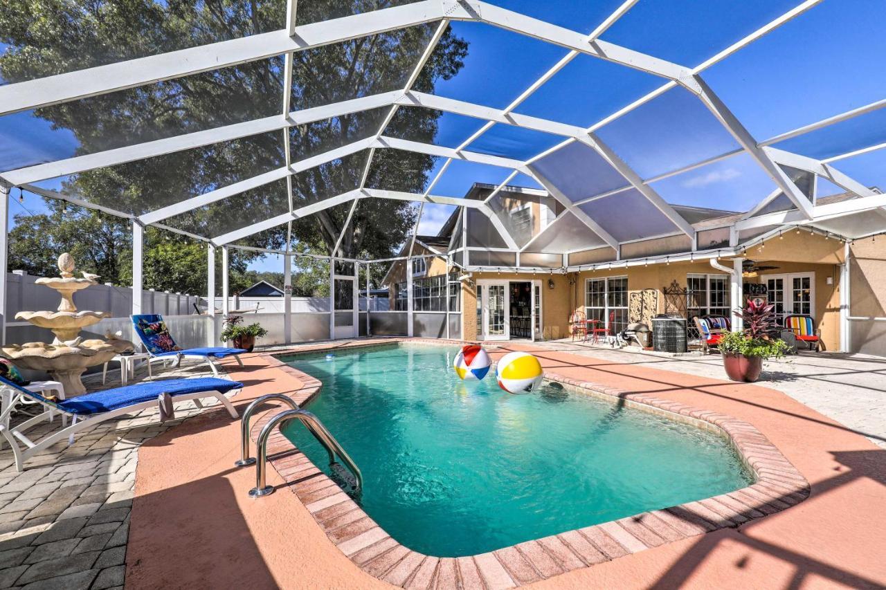 Cozy Home In Heart Of Tampa With Lanai And Pool! Exterior photo
