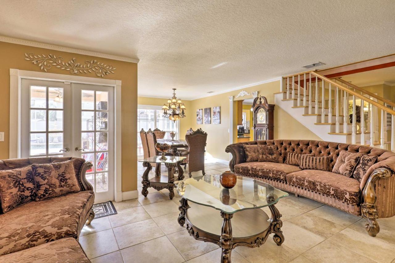 Cozy Home In Heart Of Tampa With Lanai And Pool! Exterior photo