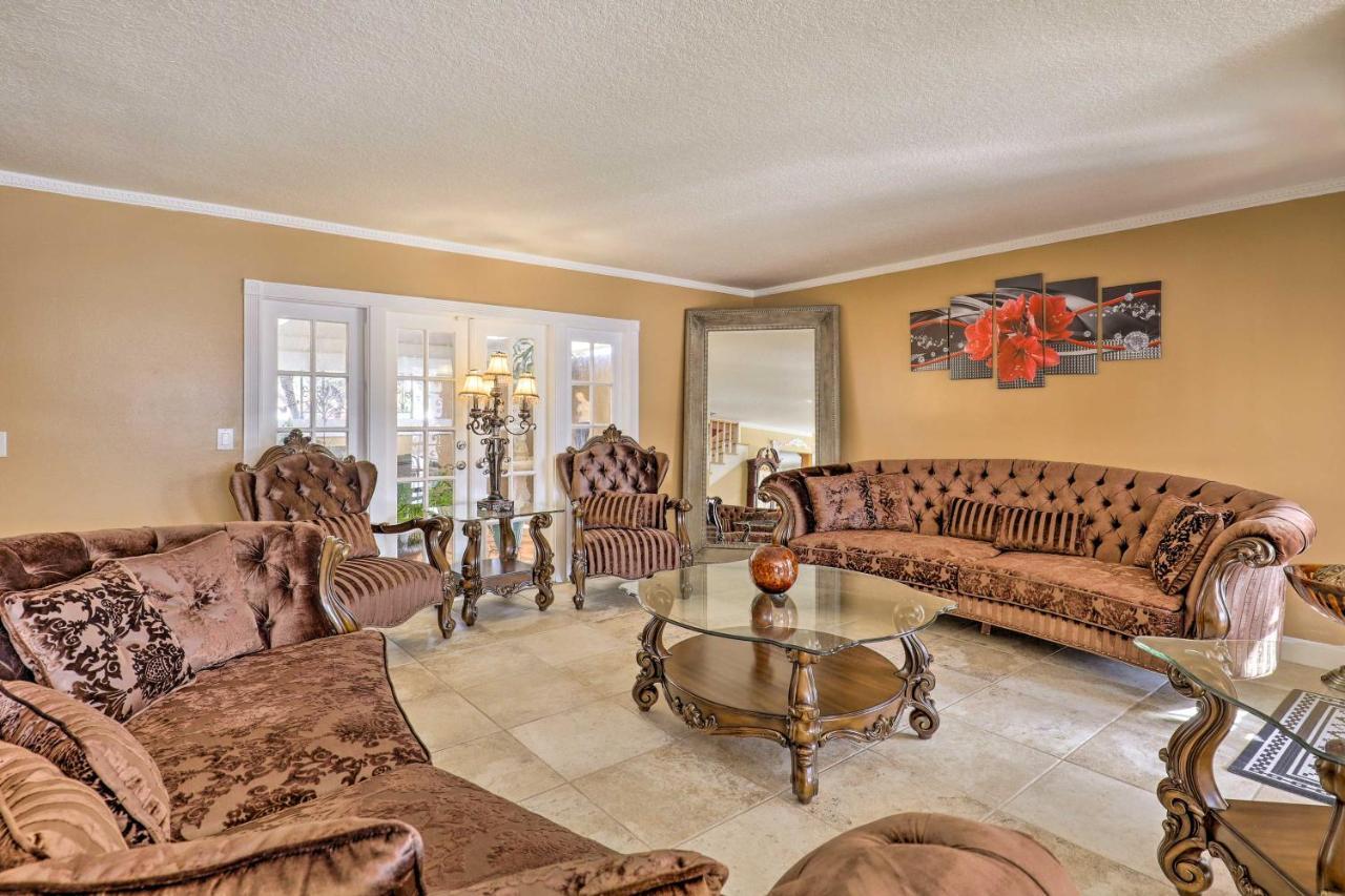 Cozy Home In Heart Of Tampa With Lanai And Pool! Exterior photo