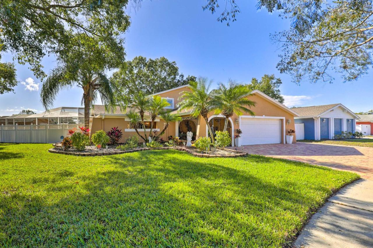 Cozy Home In Heart Of Tampa With Lanai And Pool! Exterior photo