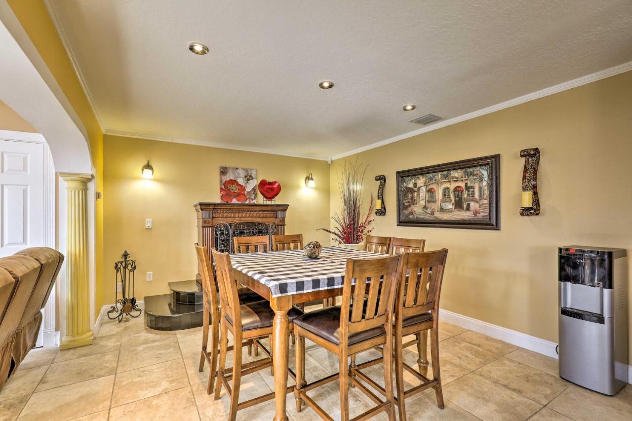 Cozy Home In Heart Of Tampa With Lanai And Pool! Exterior photo