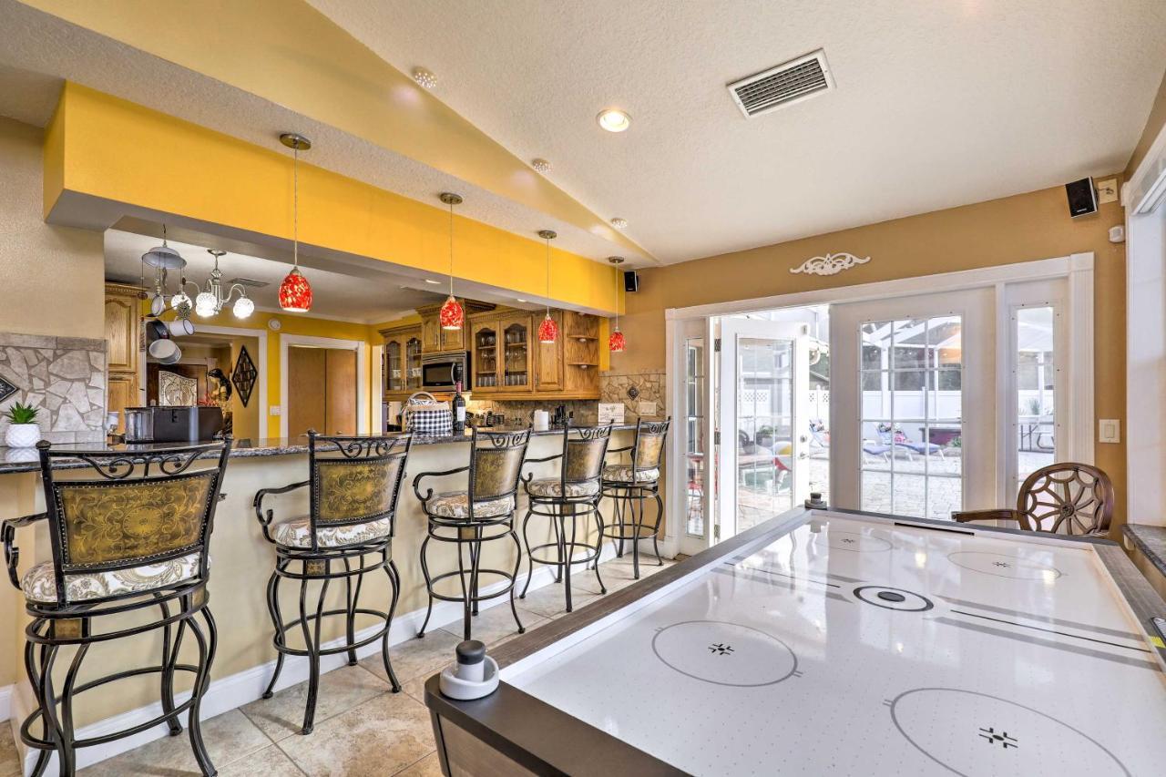 Cozy Home In Heart Of Tampa With Lanai And Pool! Exterior photo