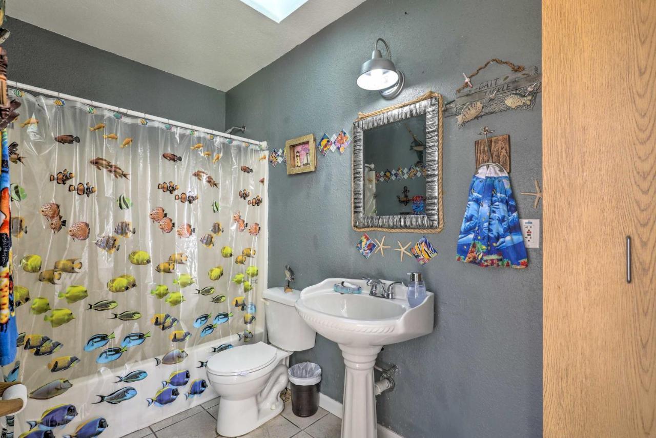 Cozy Home In Heart Of Tampa With Lanai And Pool! Exterior photo