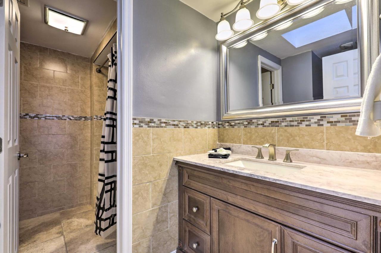 Cozy Home In Heart Of Tampa With Lanai And Pool! Exterior photo