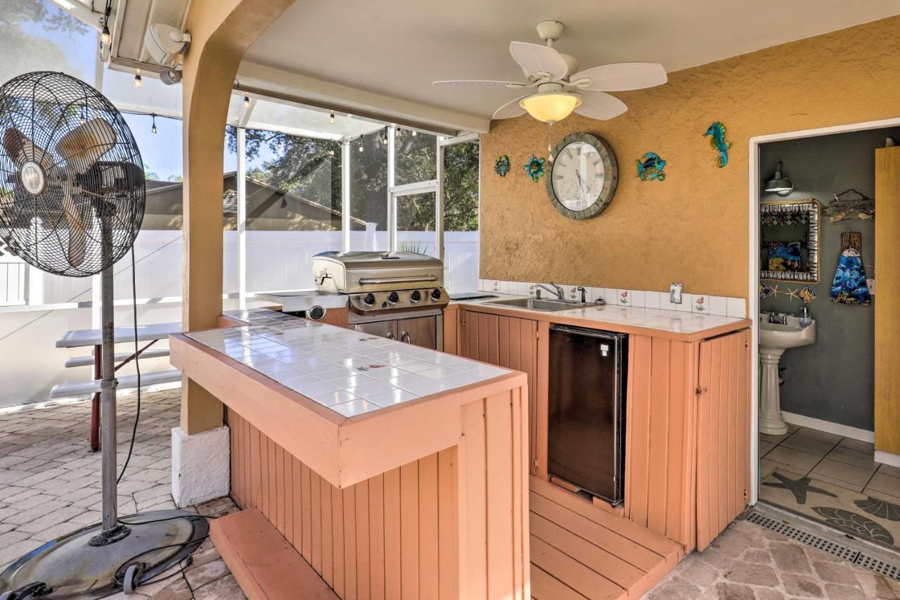 Cozy Home In Heart Of Tampa With Lanai And Pool! Exterior photo